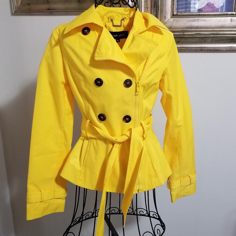 Black Rivet Yellow Short Trench Coat. Size: XS.